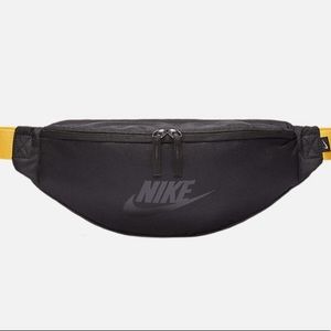 Nike Heritage Sports Belt Bag